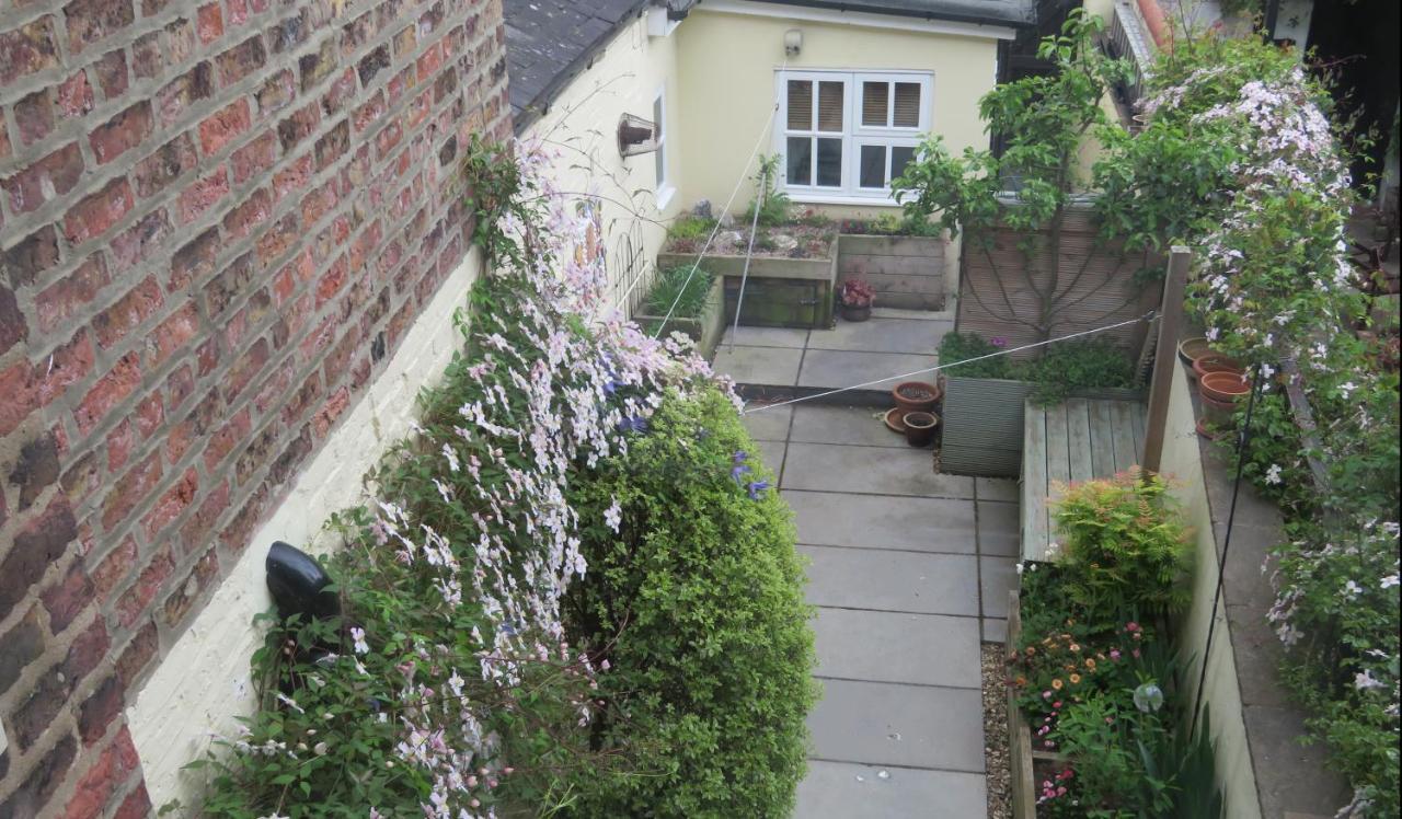 Avondale Guest House York Exterior photo